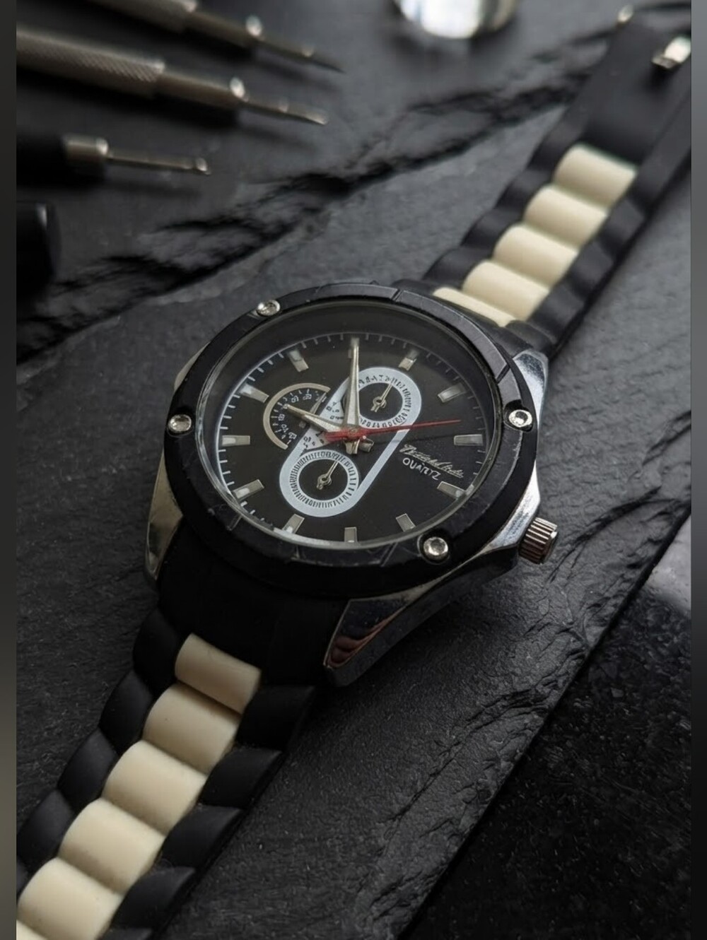 Monte Carlo Quartz Watch Stainless Steel Back Model 33541